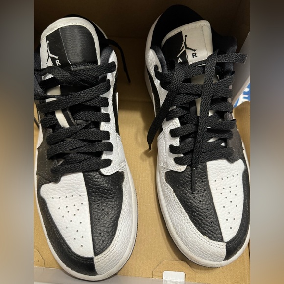 Jordan Women's Black and White Sneakers - Picture 1 of 2